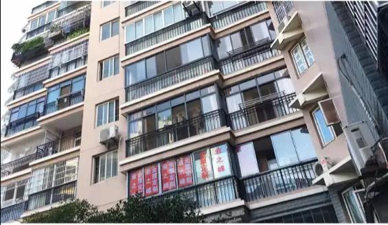 业主自家窗户做广告，物业公司有权管吗？